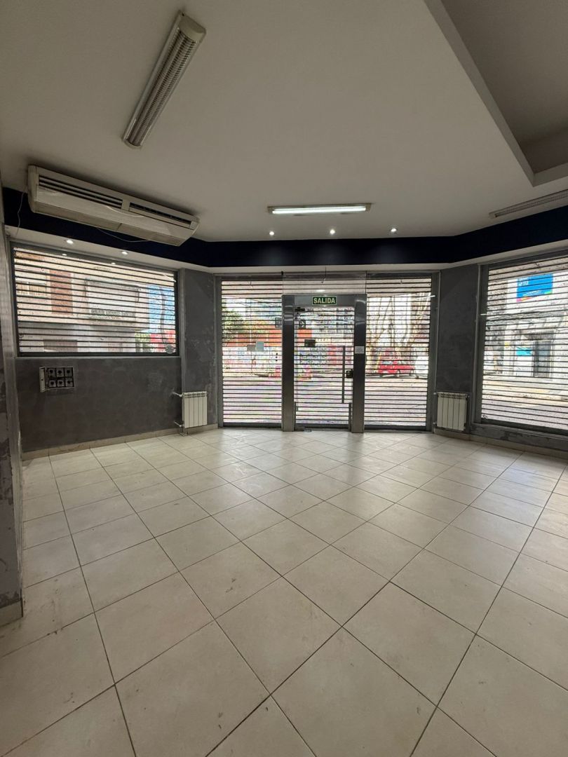 Local Comercial en Alquiler en General San Martin, G.B.A. Zona Norte