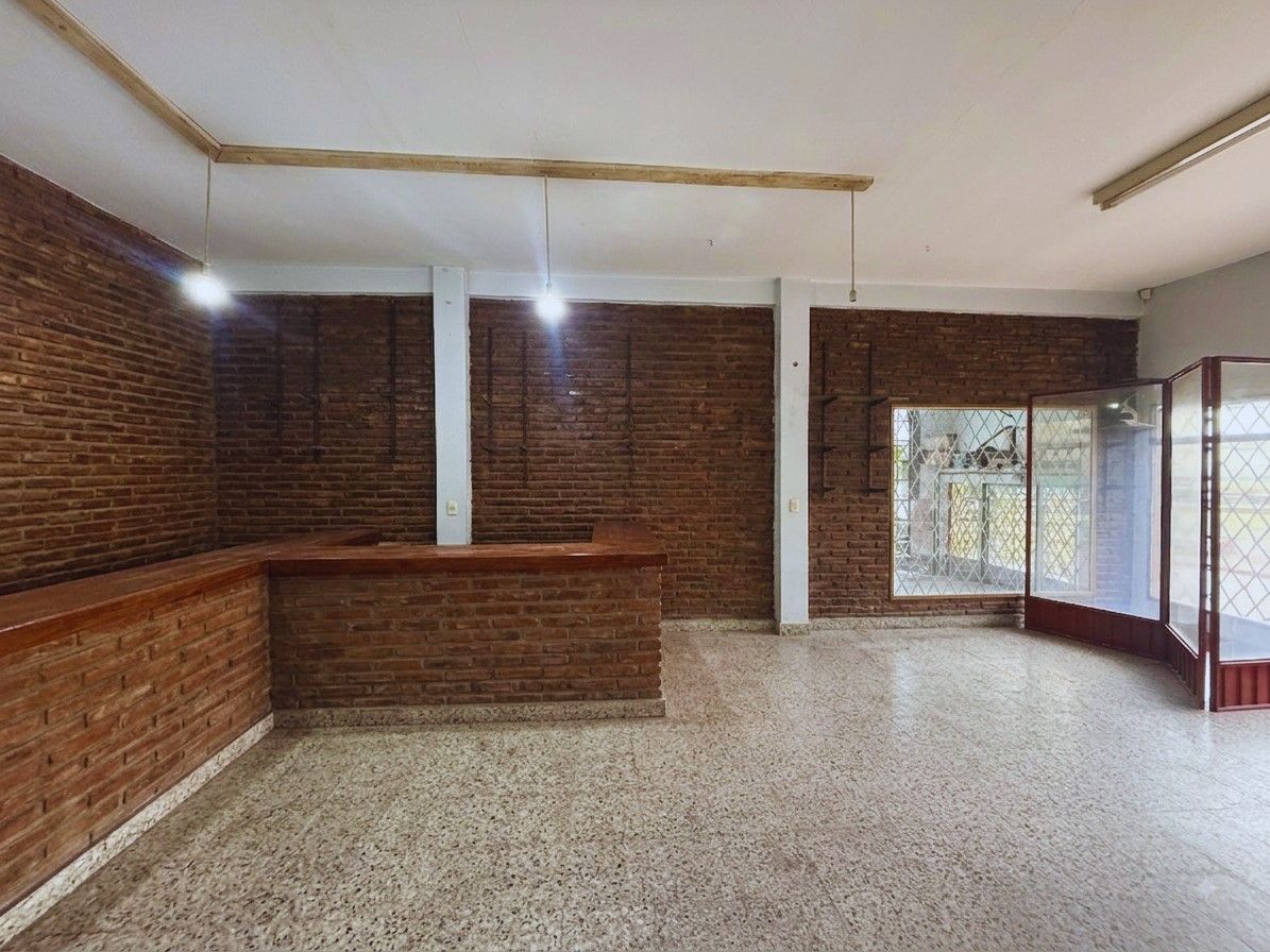 Local Comercial en Alquiler en Moron, G.B.A. Zona Oeste