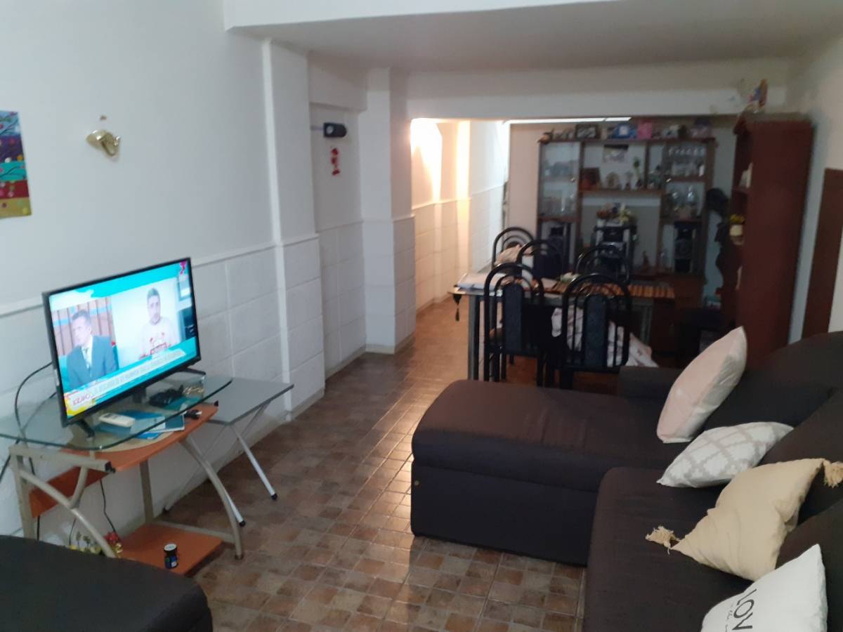 Amplio Monoambiente divisible en Planta Baja al Frente - Principal