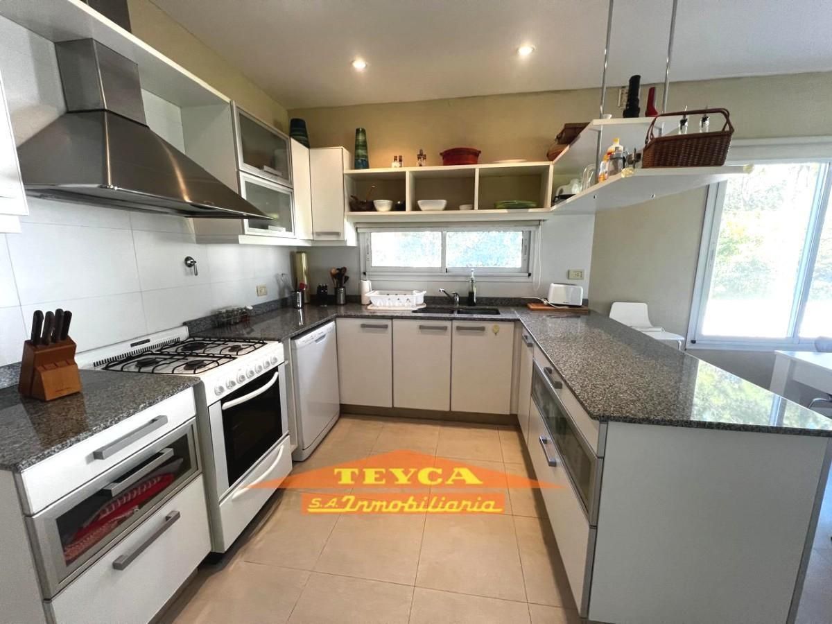 Casa en venta La Herradura 5 ambientes