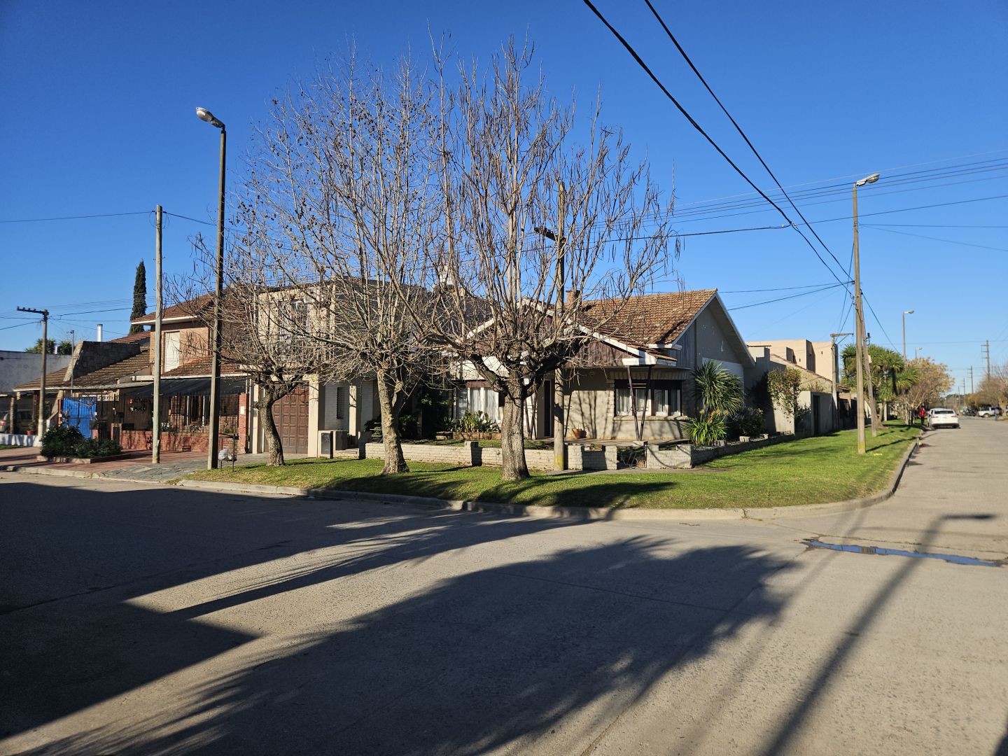 Casa en Venta 4 amb, 2 dorm, 237m² — Chalet en Esquina