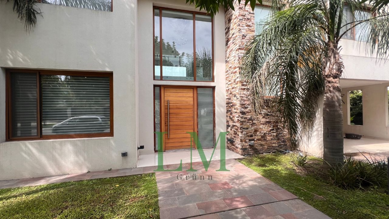Casa en Acceso Oeste km 