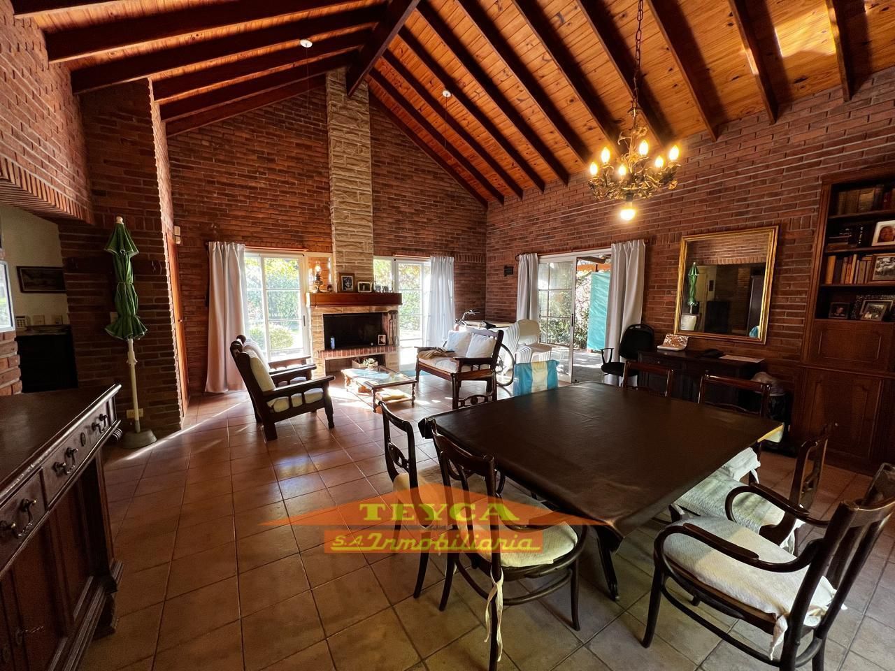 Casa en venta Lasalle 5 ambientes