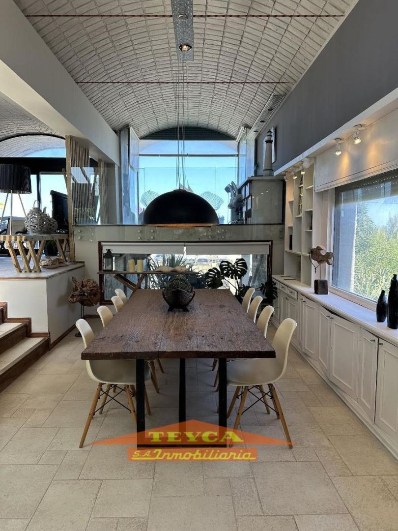 Casa en venta Lasalle 10 ambientes