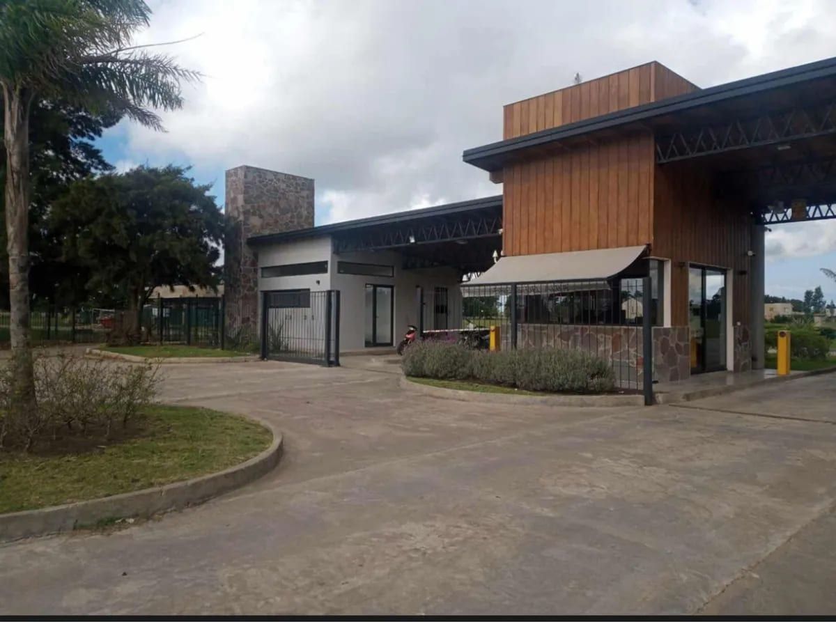 VENTA DE LOTE EN Ezeiza - 1