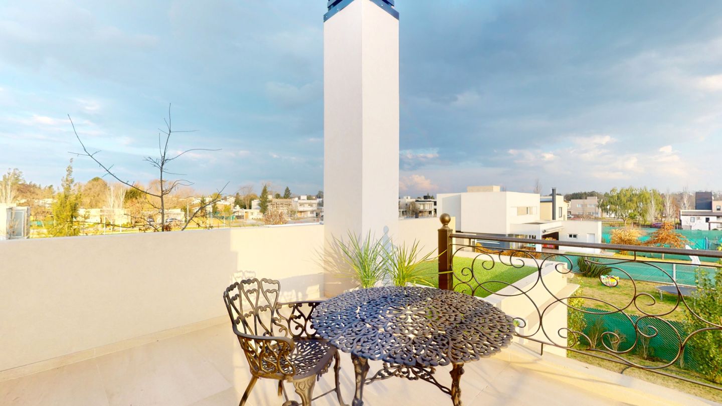 VENTA DE CASA EN La Plata - City Bell - 31