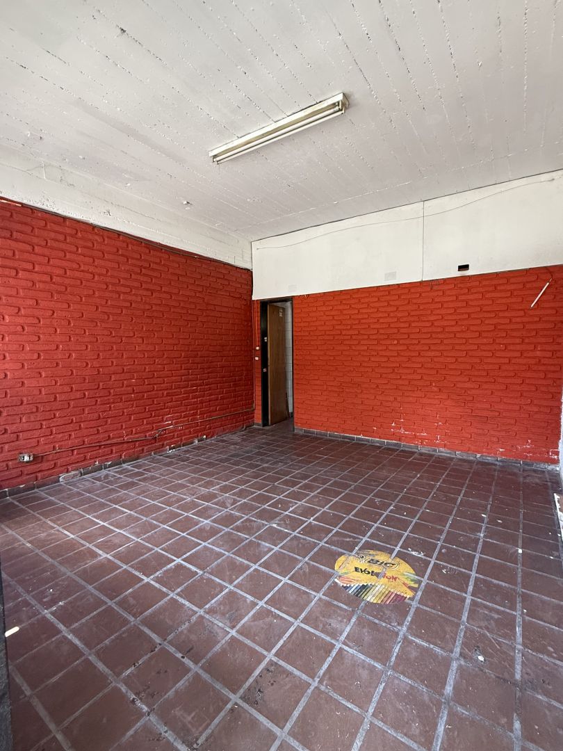 Local Comercial en Alquiler en Ituzaingo, G.B.A. Zona Oeste