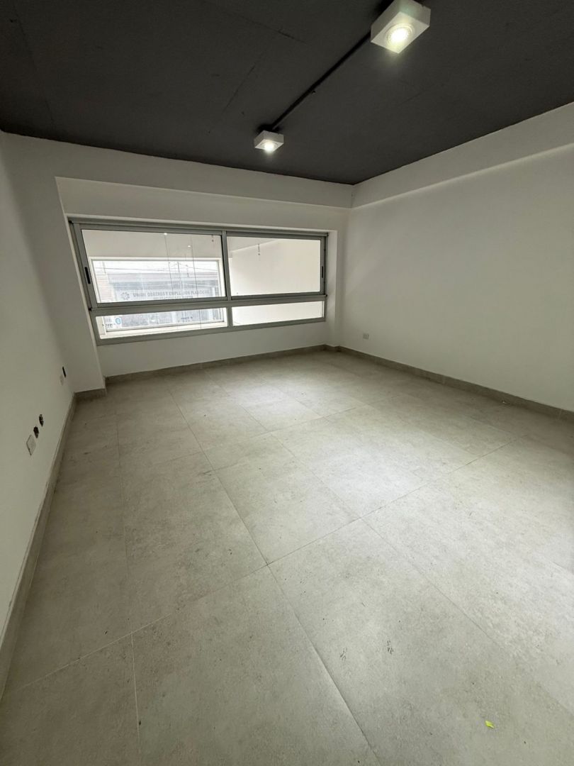 Local Comercial en Alquiler en General San Martin, G.B.A. Zona Norte - $ 2.500.000 | Inmoup - 8