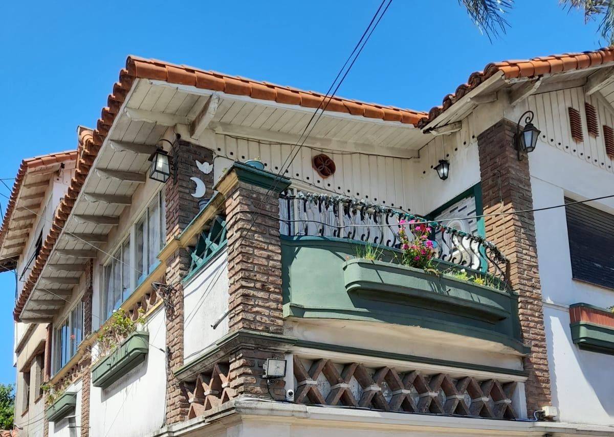 Casa en mateo echegaray 100