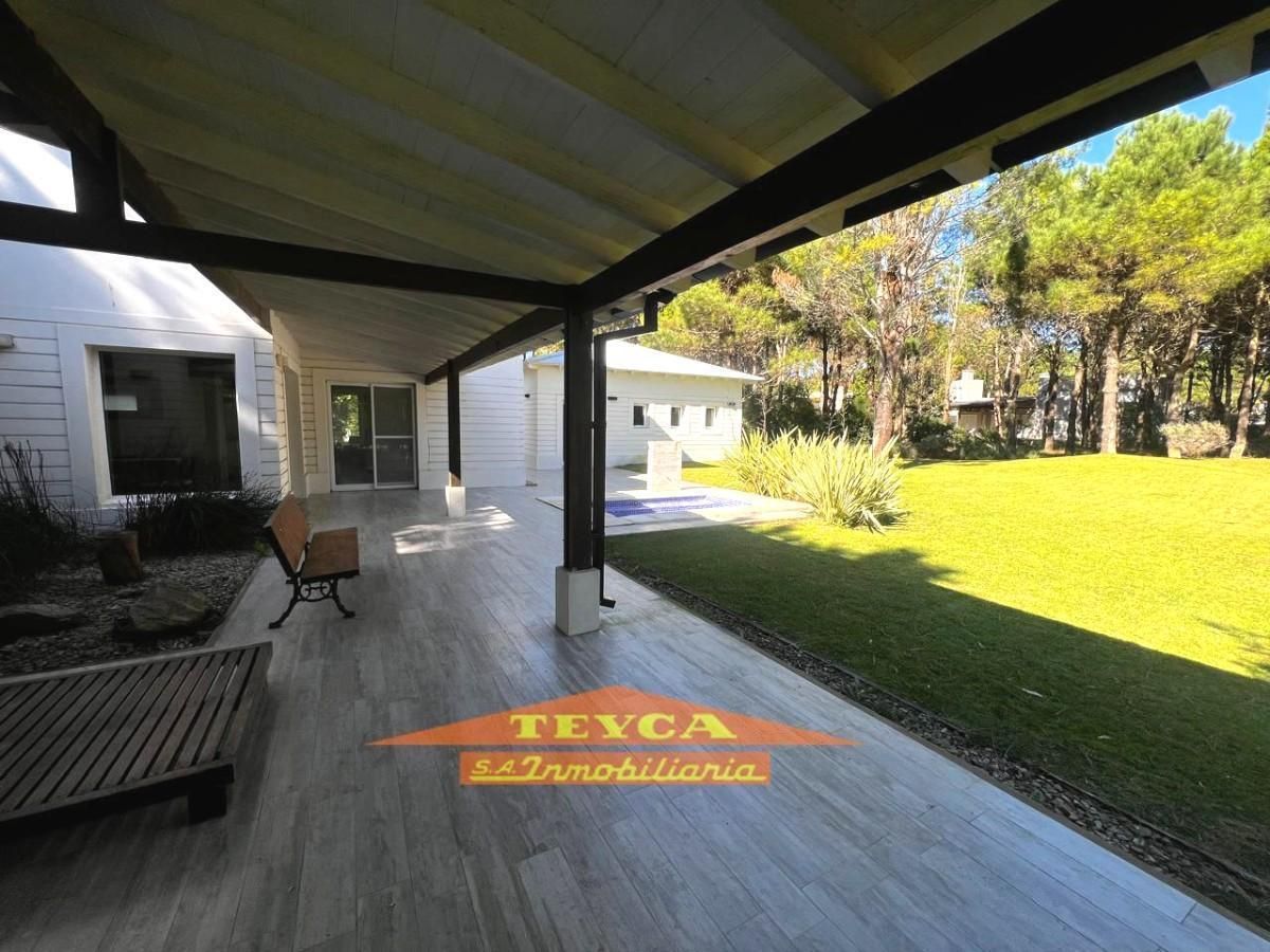 Casa en venta La Herradura 5 ambientes