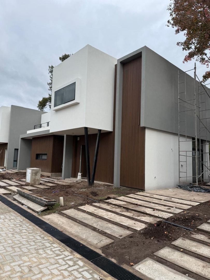 Casa EN VENTA Y ALQUILER