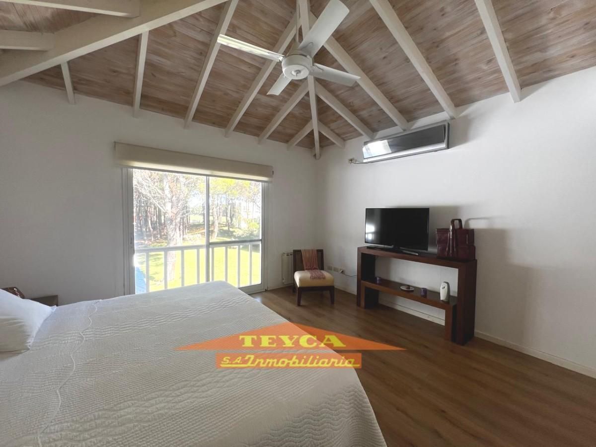 Casa en venta La Herradura 5 ambientes