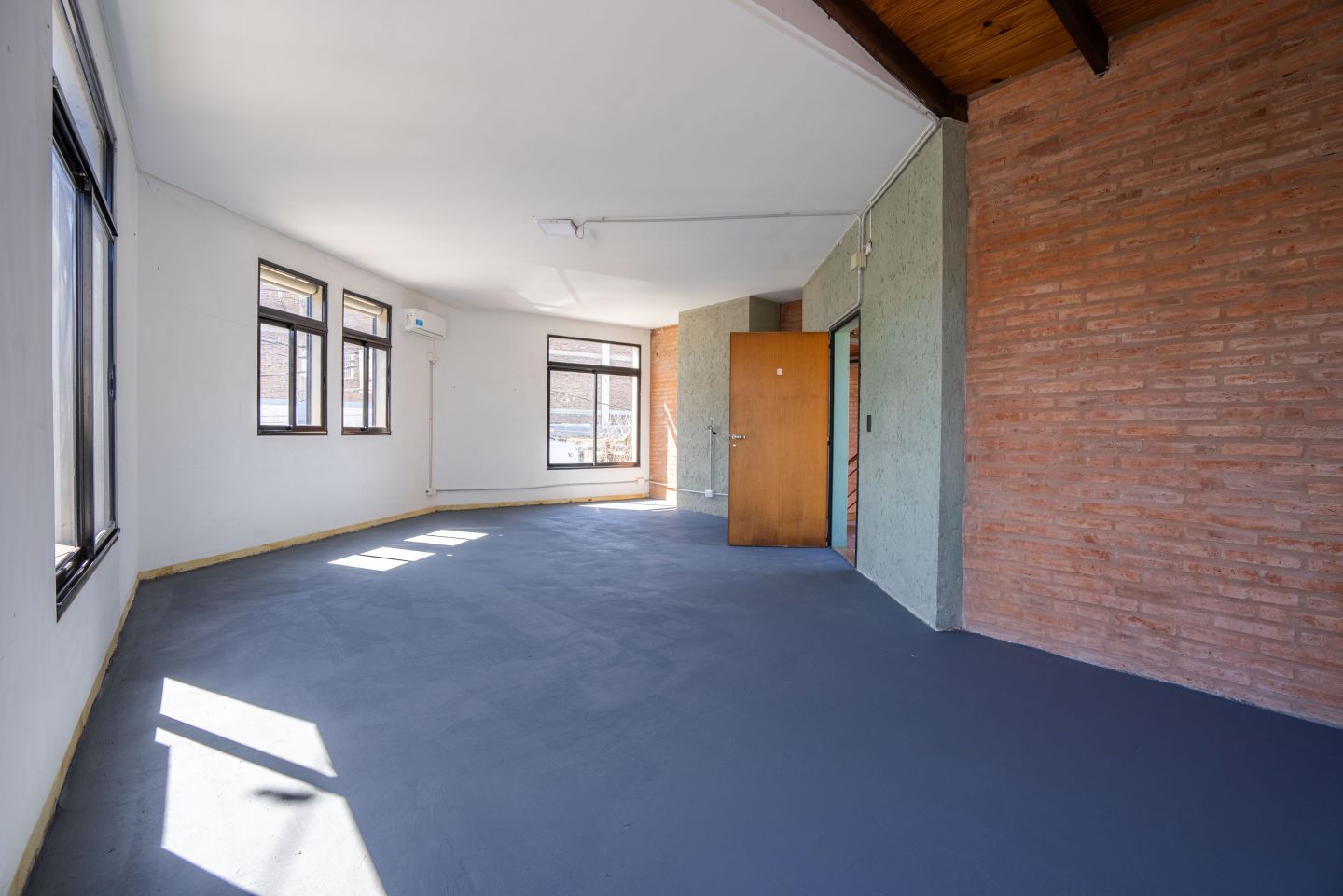 ALQUILER DE EDIFICIO EN San Isidro - Martínez - 33