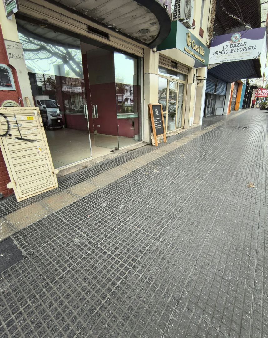 Local Comercial en AV MITRE 2000