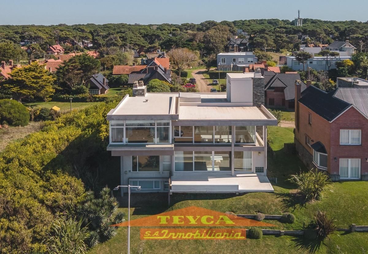 Casa en venta  6 ambientes
