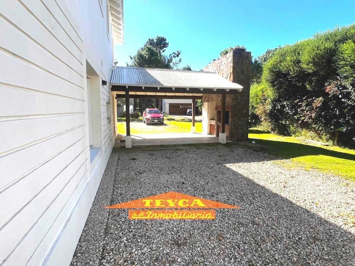 Casa en venta La Herradura 5 ambientes