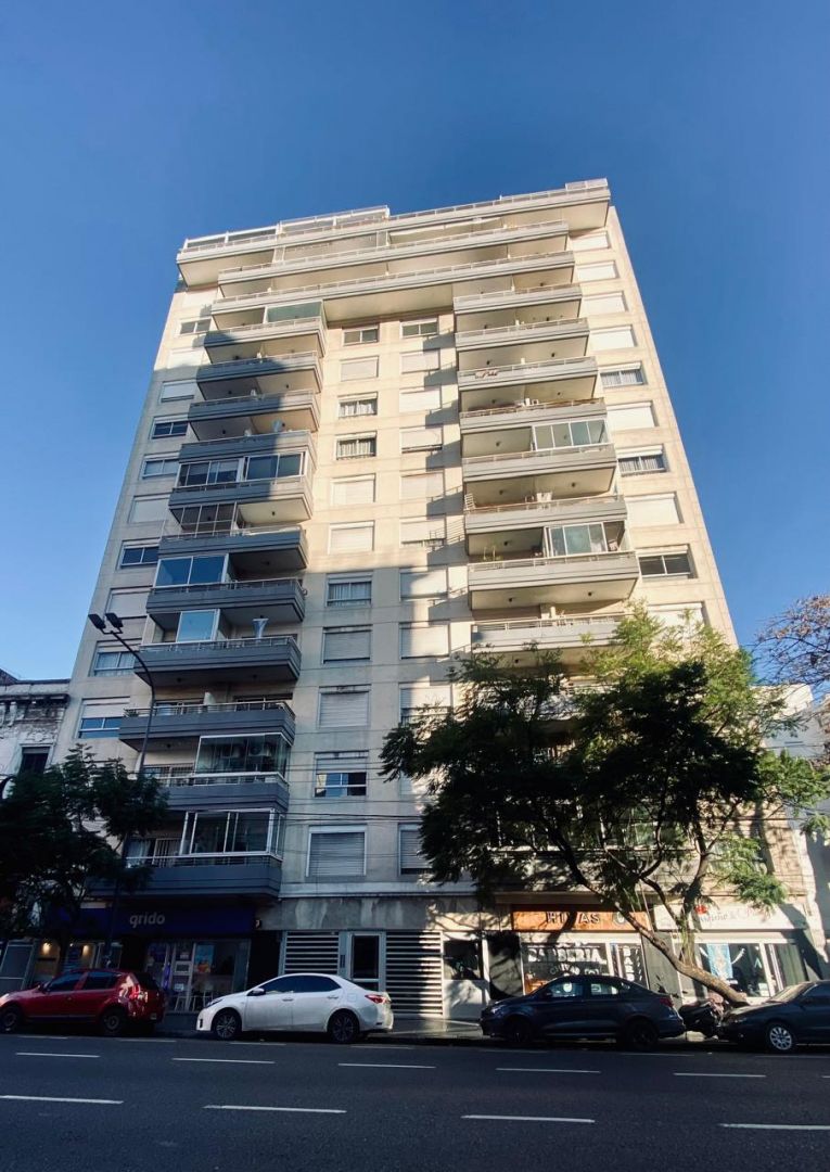 Departamento en AV. SAN JUAN 2400