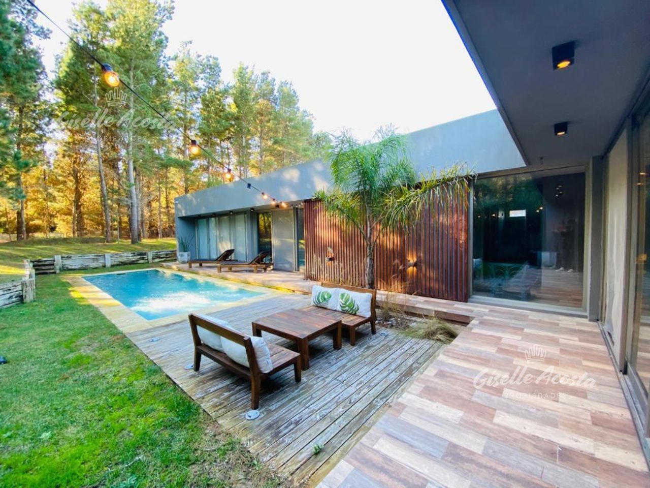 Casa en GOLF I 200