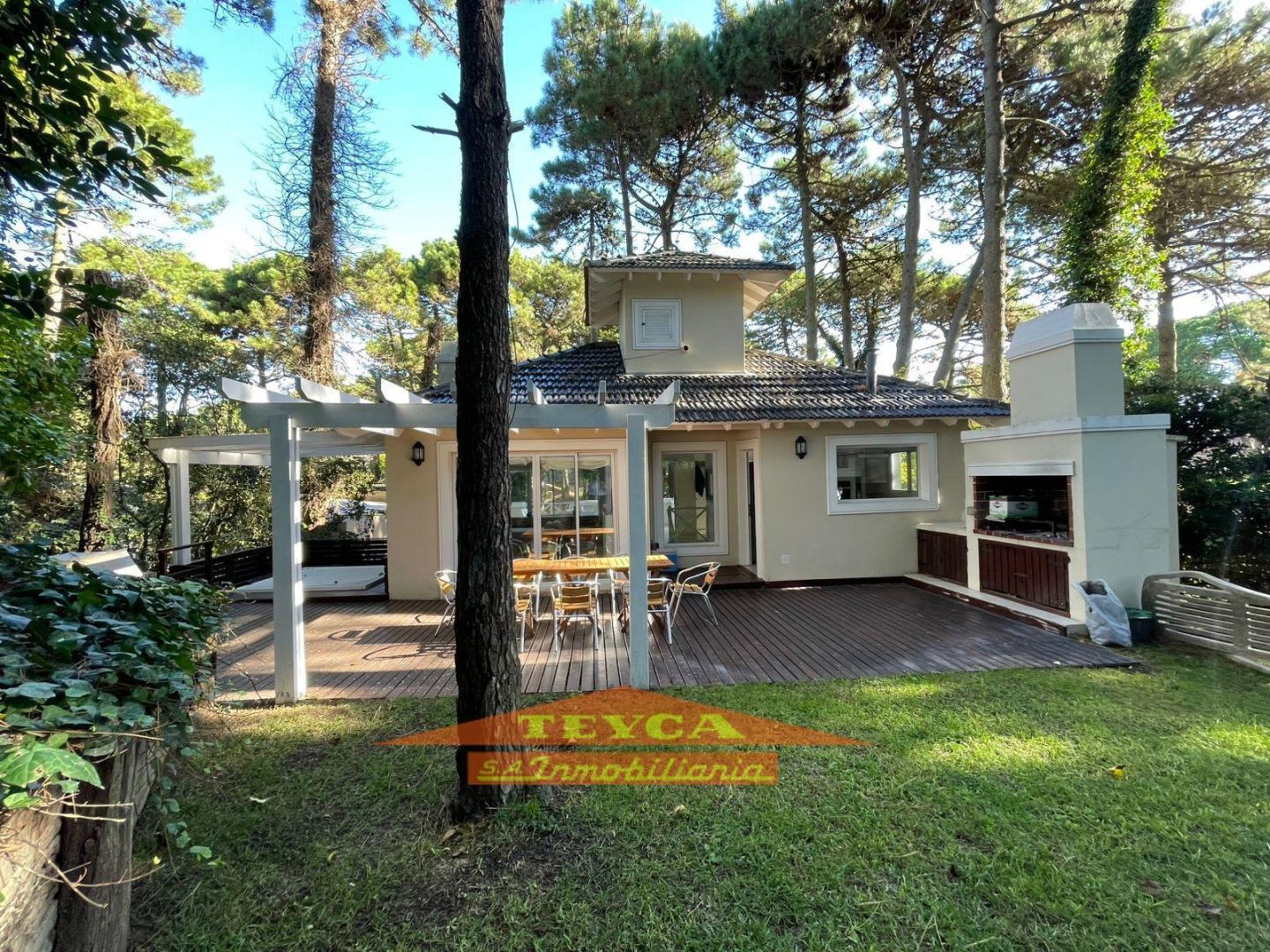 Casa en venta Lasalle 5 ambientes