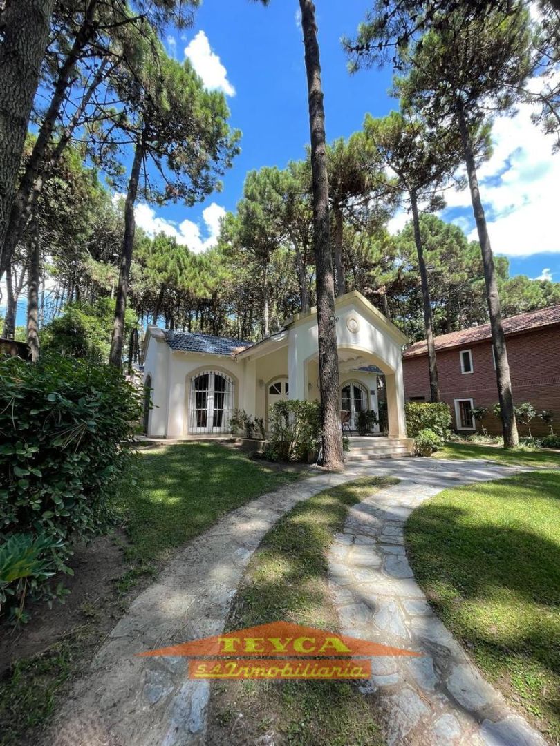 Casa en venta Lasalle 4 ambientes