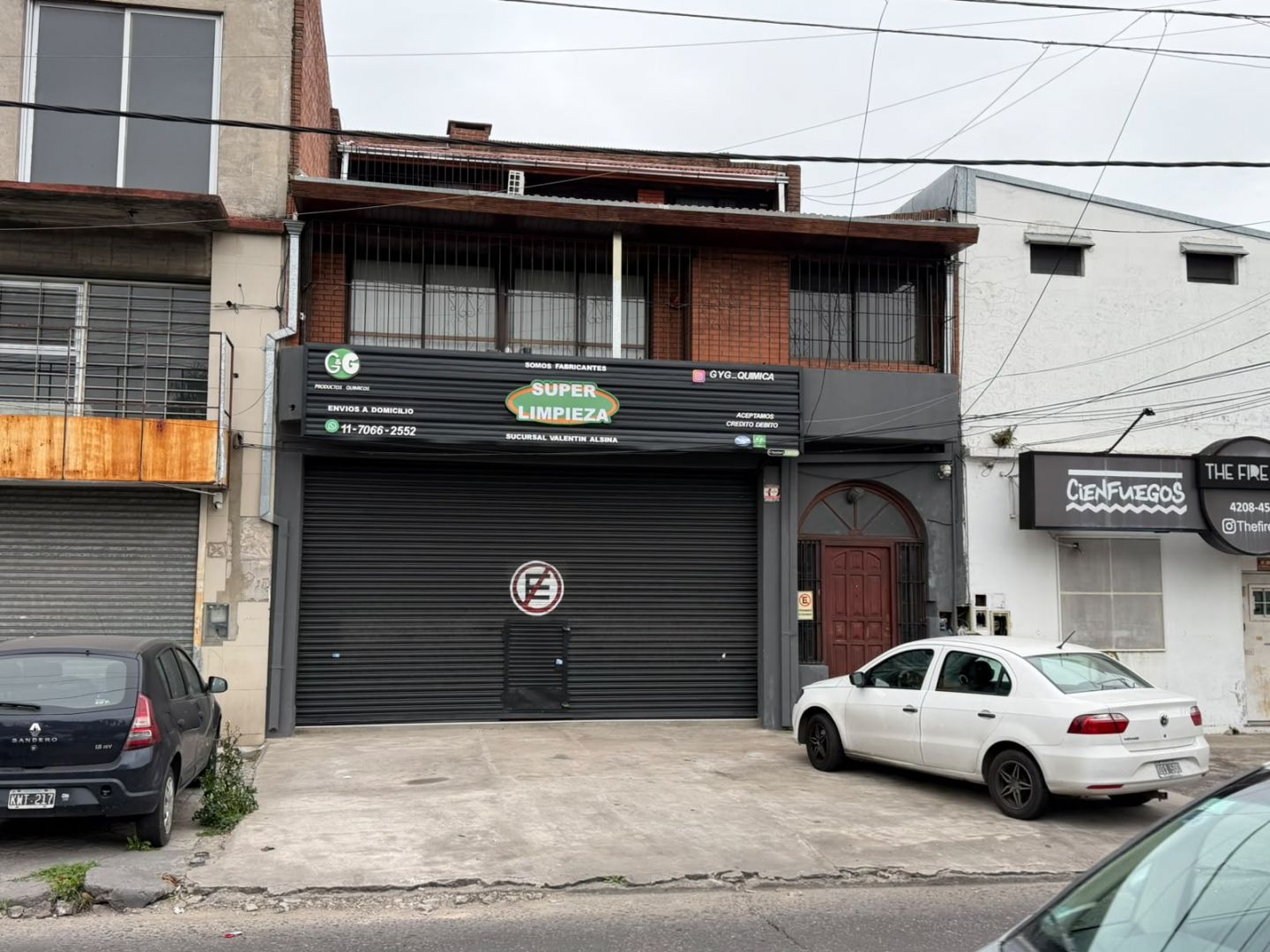 Local Comercial en AV. REMEDIOS DE  2000