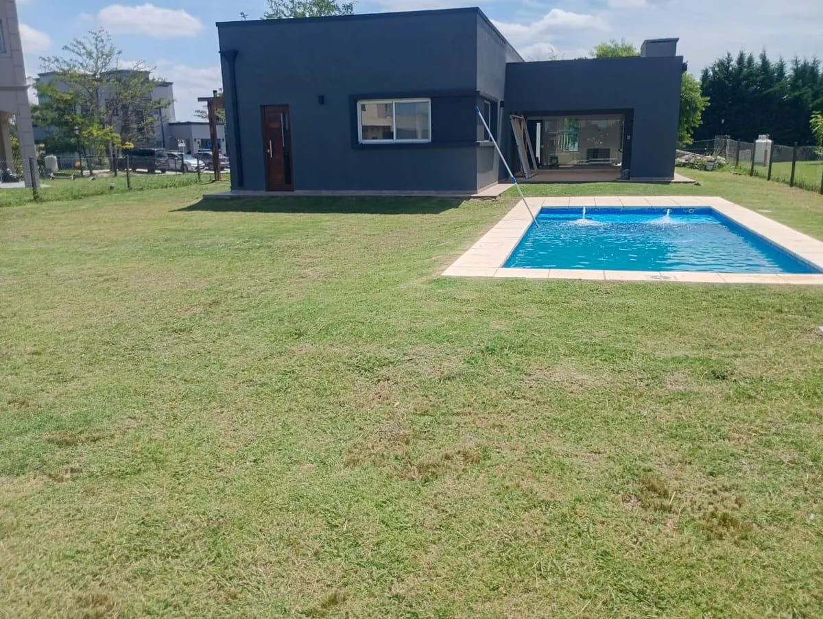 VENTA DE CASA EN Presidente Perón - Santo Domingo - 24