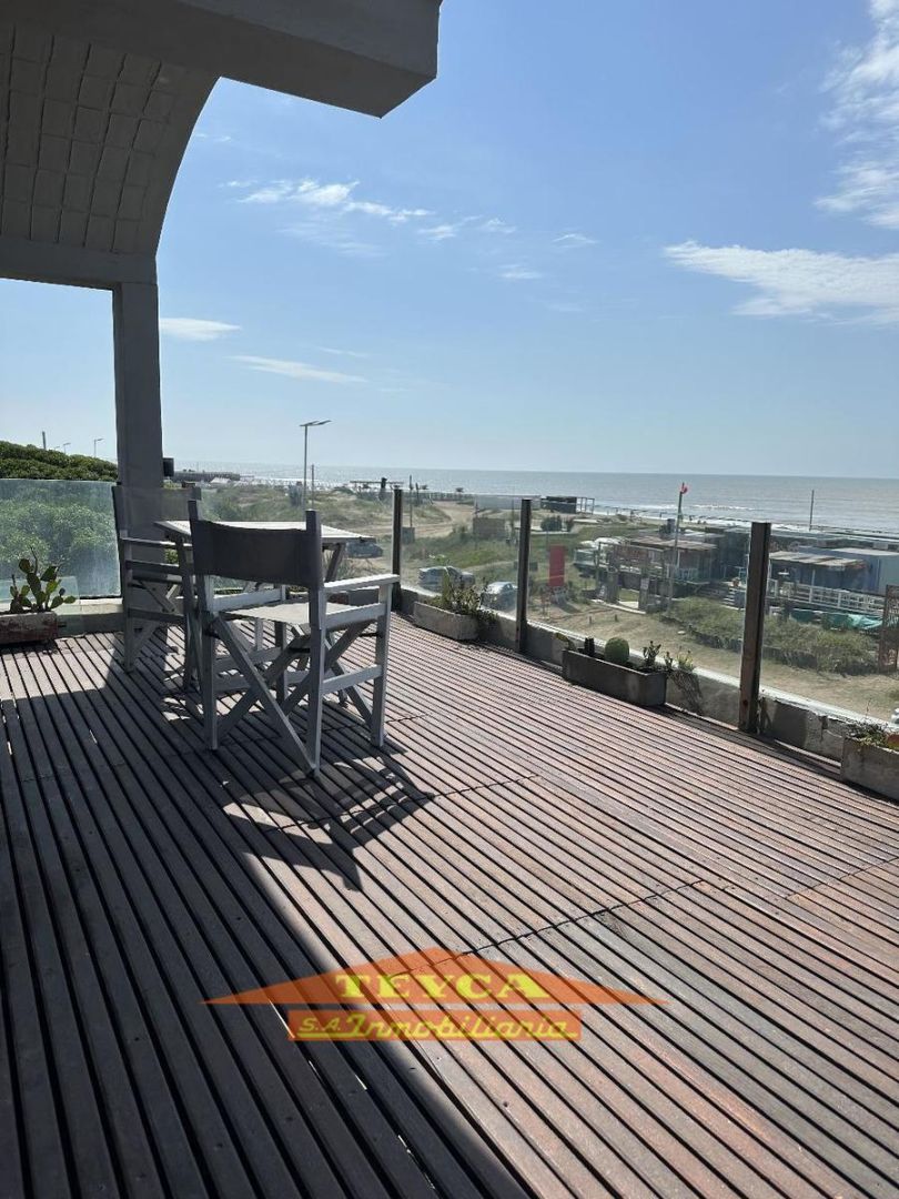 Casa en venta Lasalle 10 ambientes