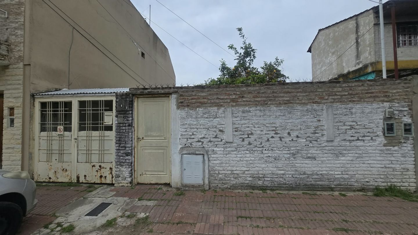 Casa en Caseros 3000