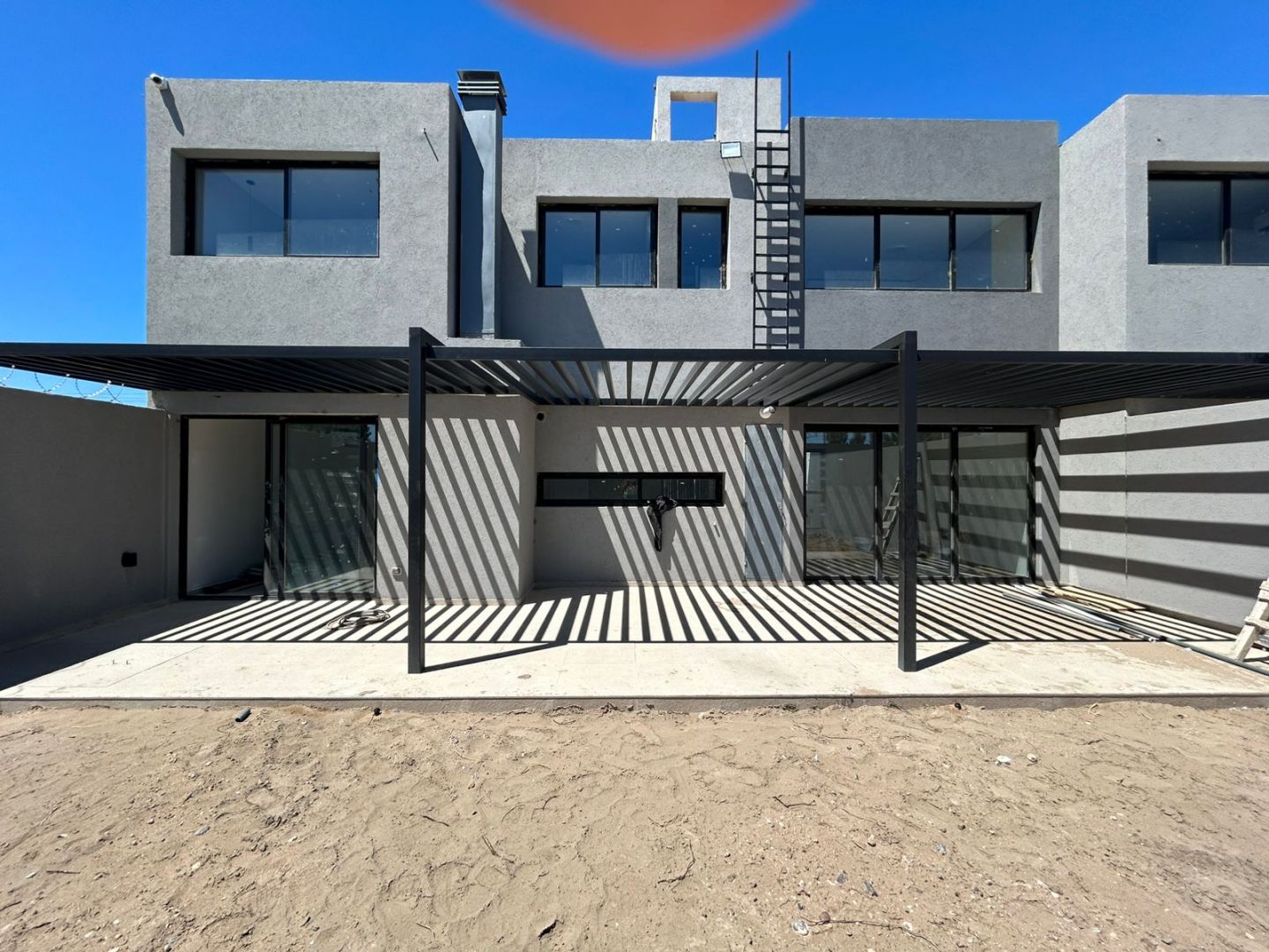 ALQUILER DE CASA EN Neuquén - Barrio Parque de Talero - 1
