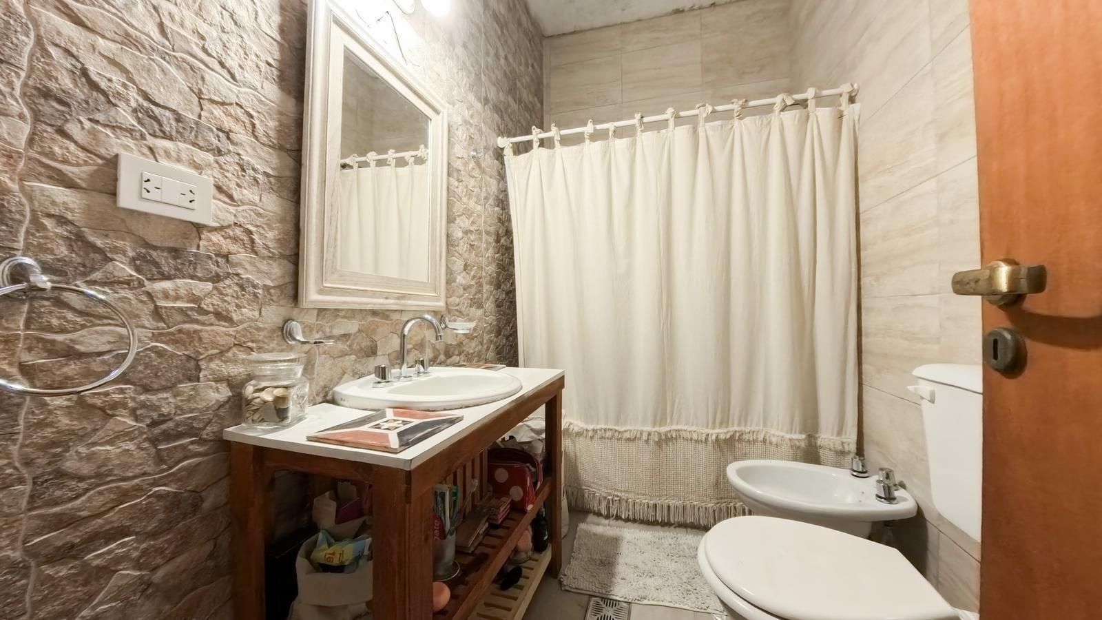 Casa en Venta en General San Martin, G.B.A. Zona Norte