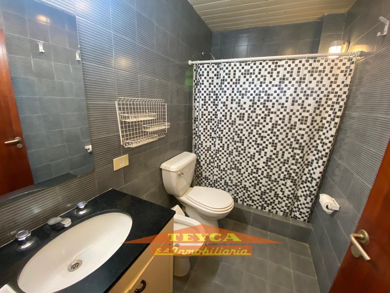 Casa en venta Lasalle 4 ambientes