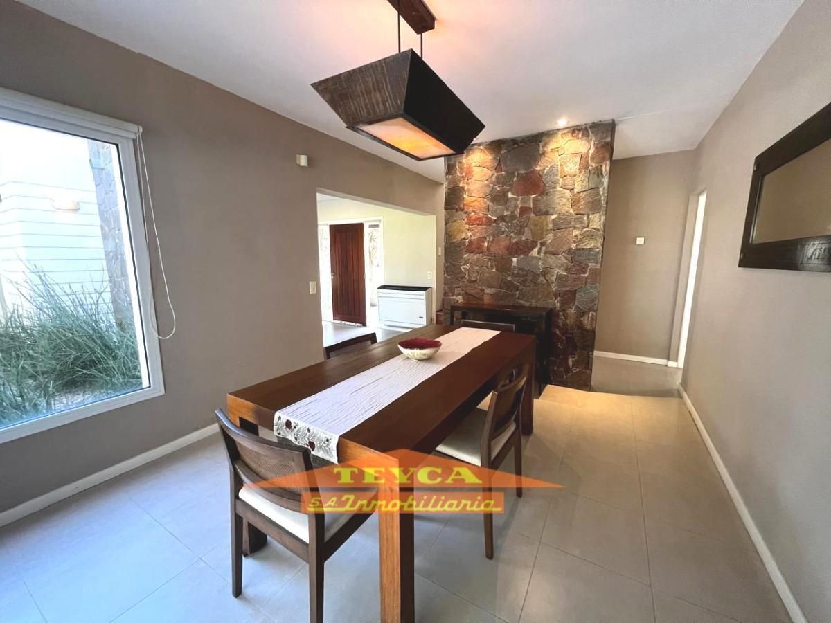 Casa en venta La Herradura 5 ambientes