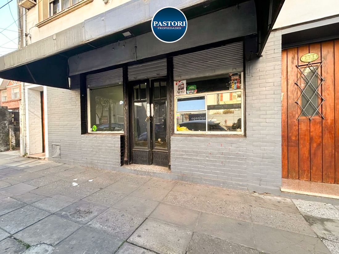 Local Comercial en RESERVADO 1400
