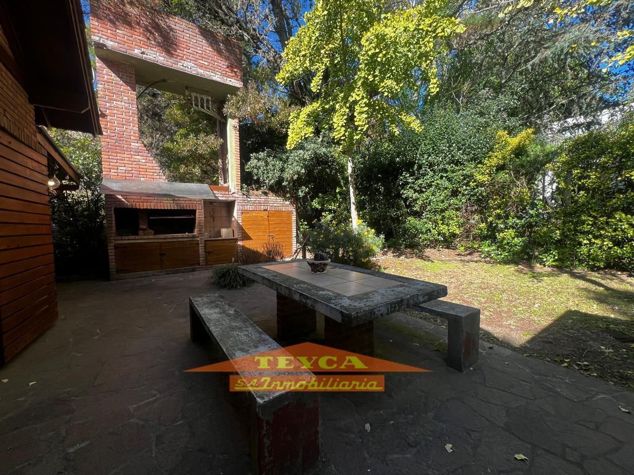 Casa en venta Lasalle 5 ambientes