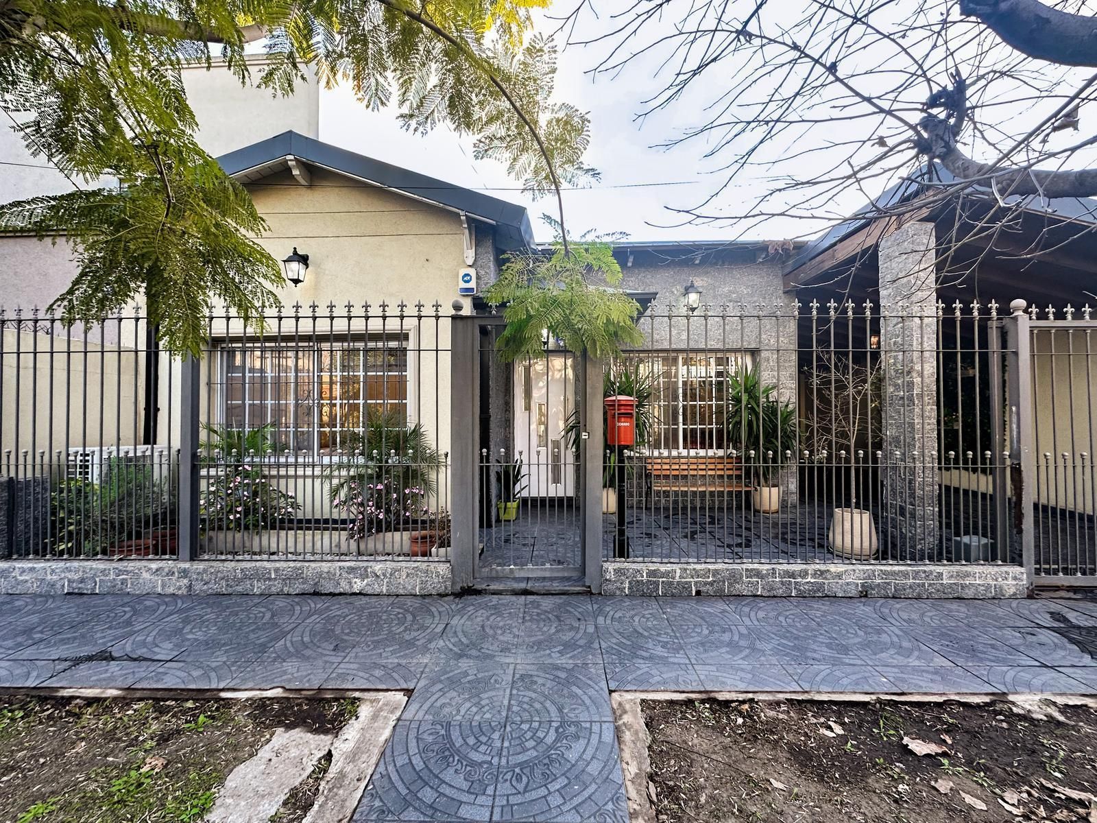 Casa en Venta en Moron, G.B.A. Zona Oeste