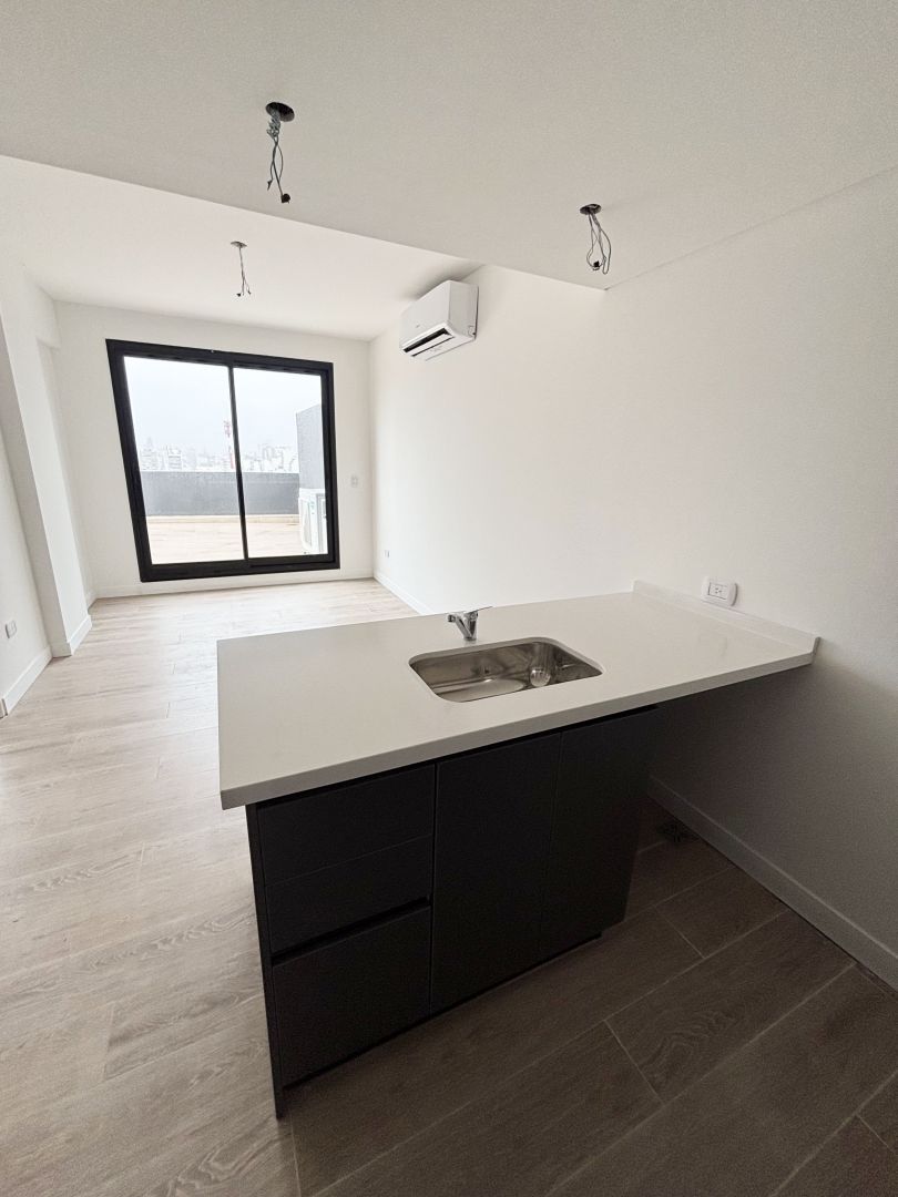 Departamento en Av. Independenci 2500