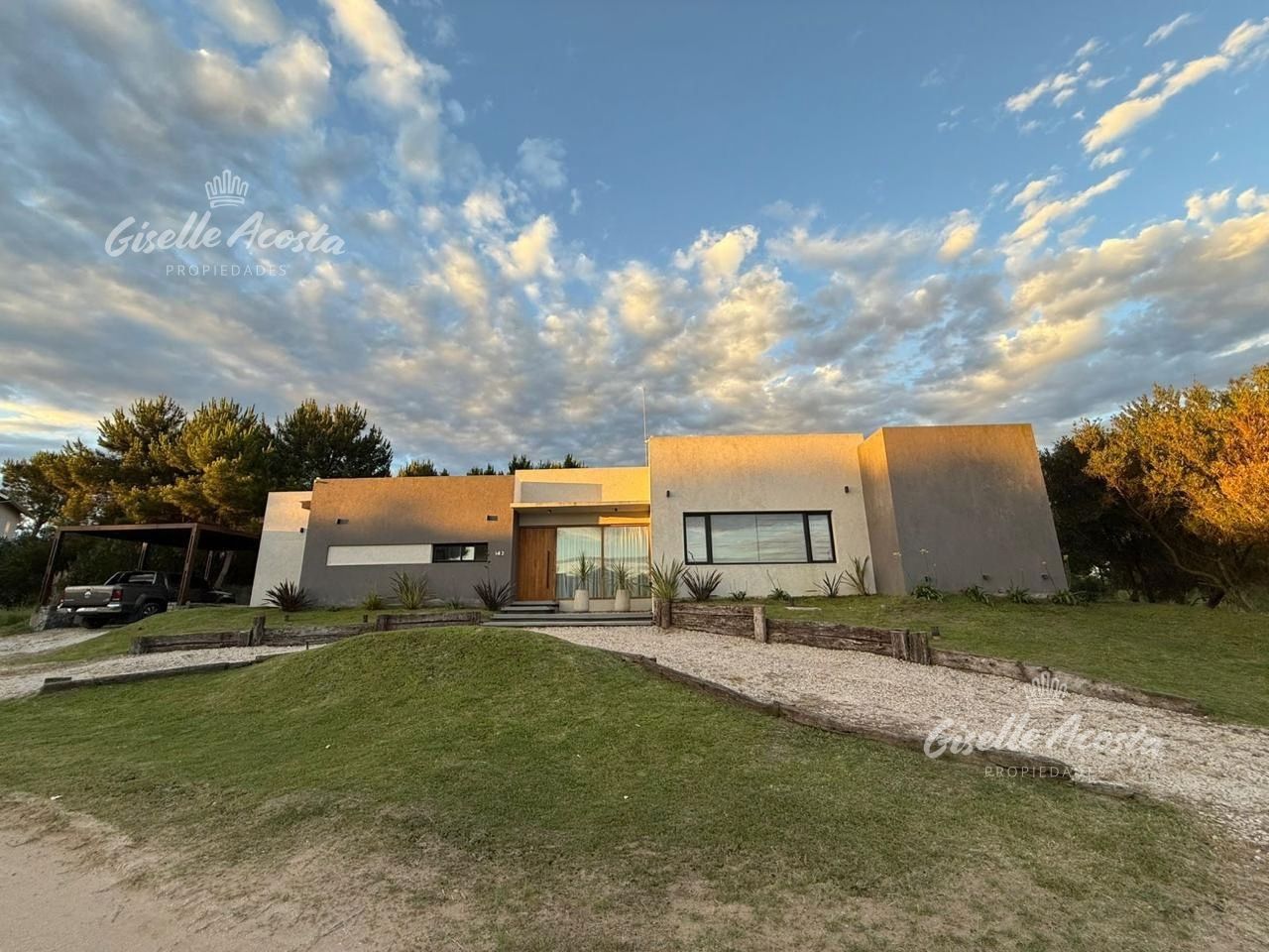 Casa en 142