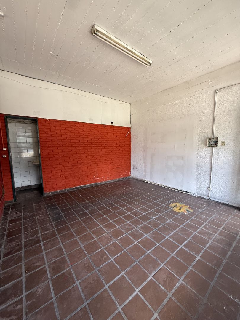 Local Comercial en Alquiler en Ituzaingo, G.B.A. Zona Oeste