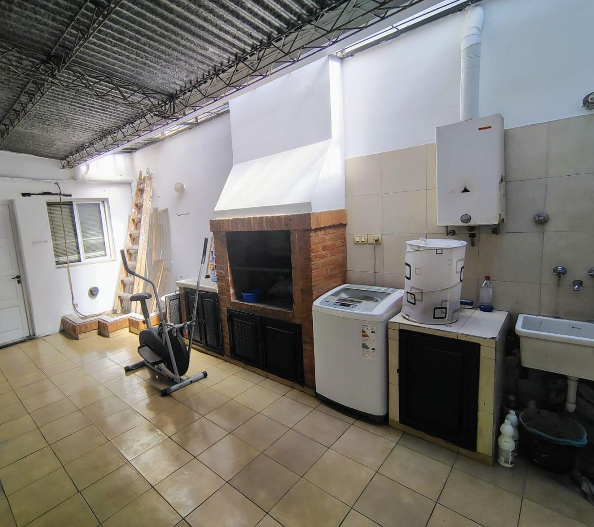 VENTA DE CASA EN San Miguel de Tucumán - BARRIO SUR - 3
