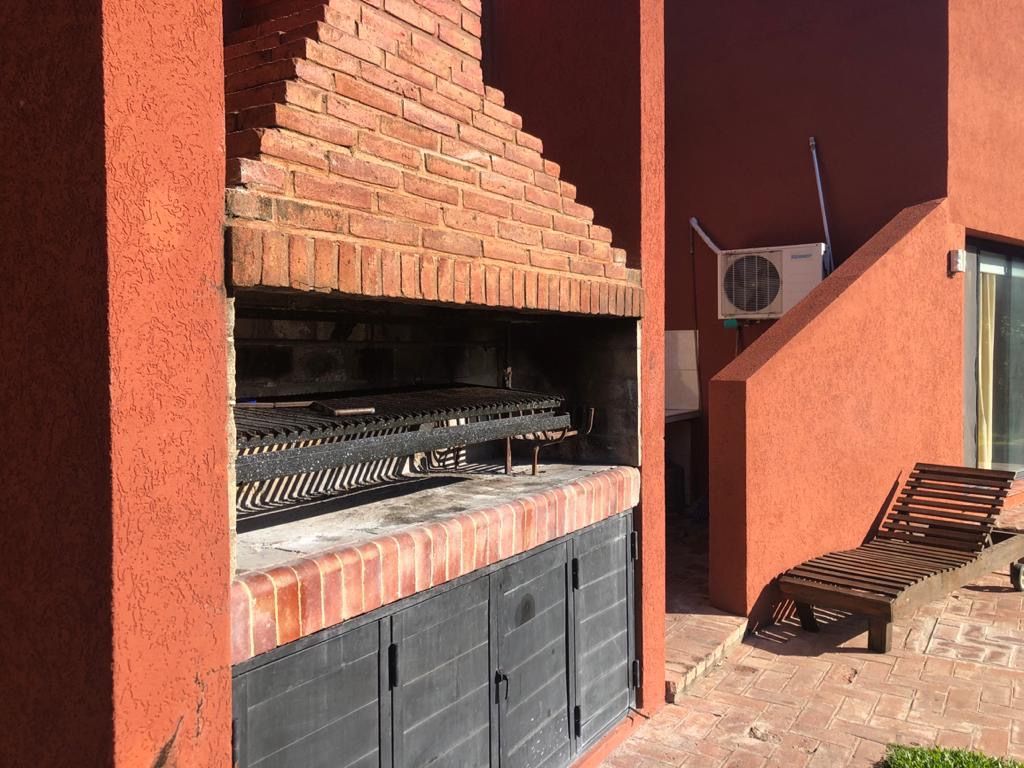 Casa EN VENTA Y ALQUILER