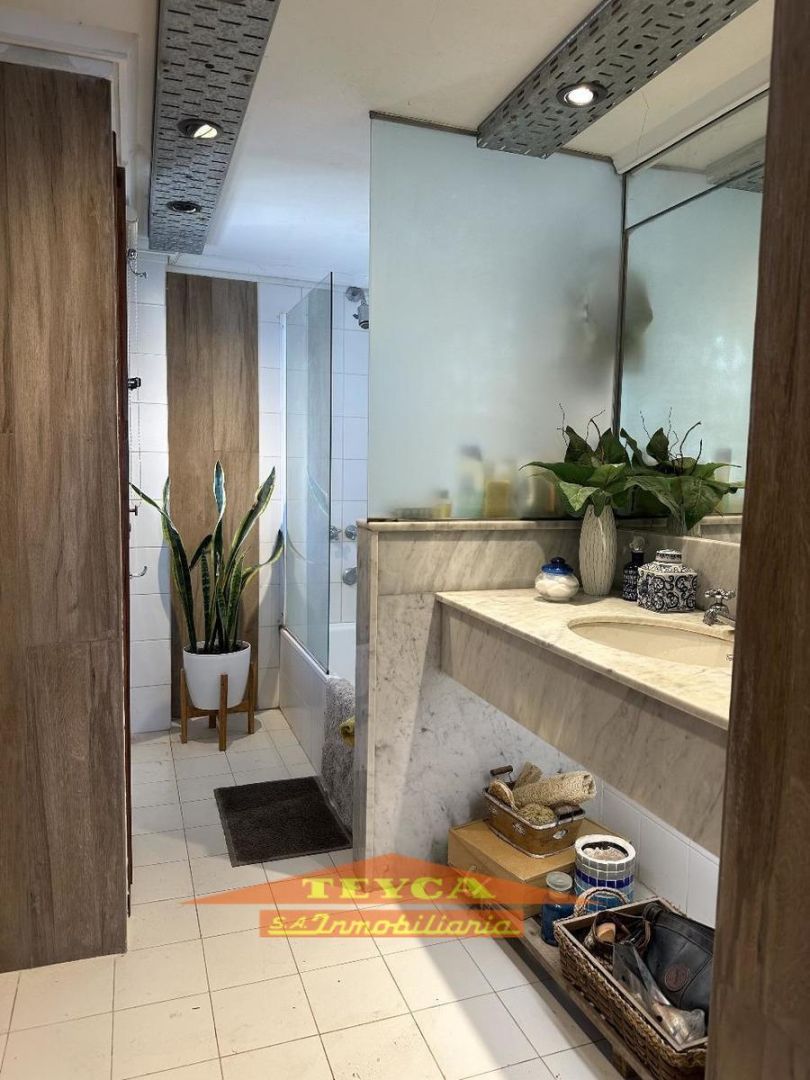 Casa en venta Lasalle 10 ambientes