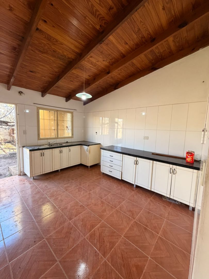 Casa en Alquiler en Fernandez Oro, Rio Negro