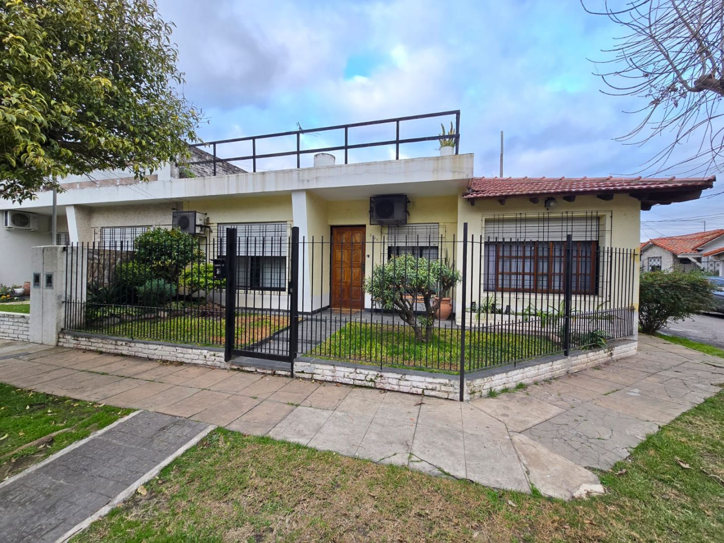 Casa en venta Ciudad Jardín Lomas 4 ambientes