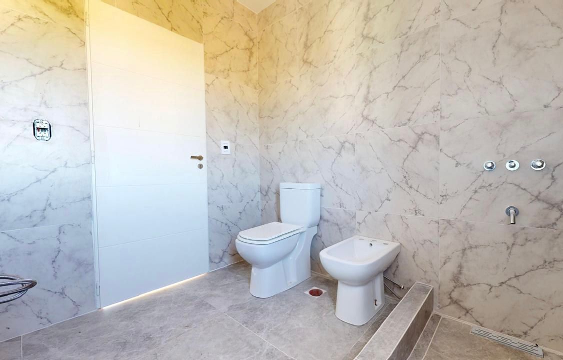VENTA DE CASA EN Ezeiza - Laguna Azul - 29