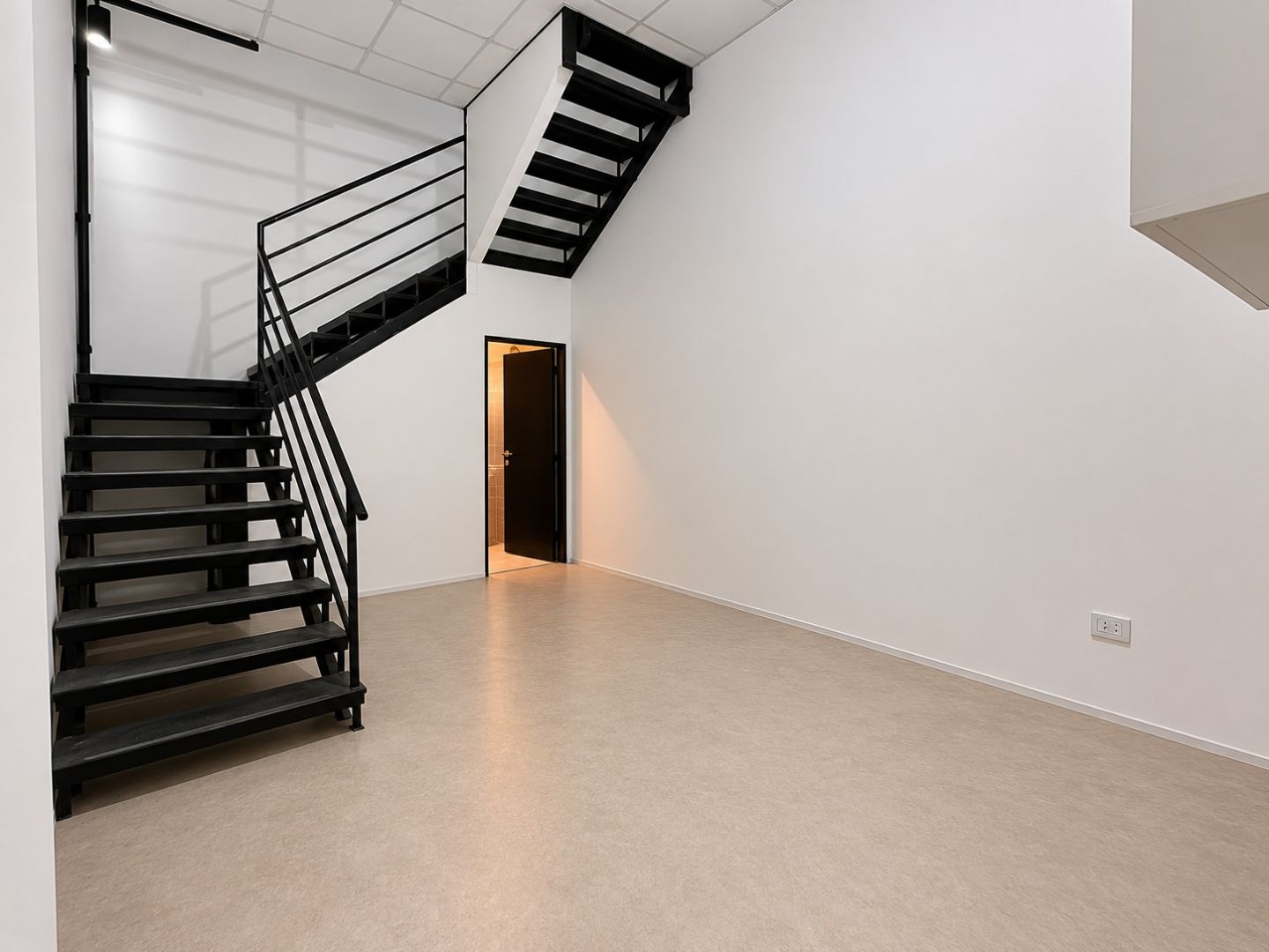 Local Comercial en Felipe Vallese 2900
