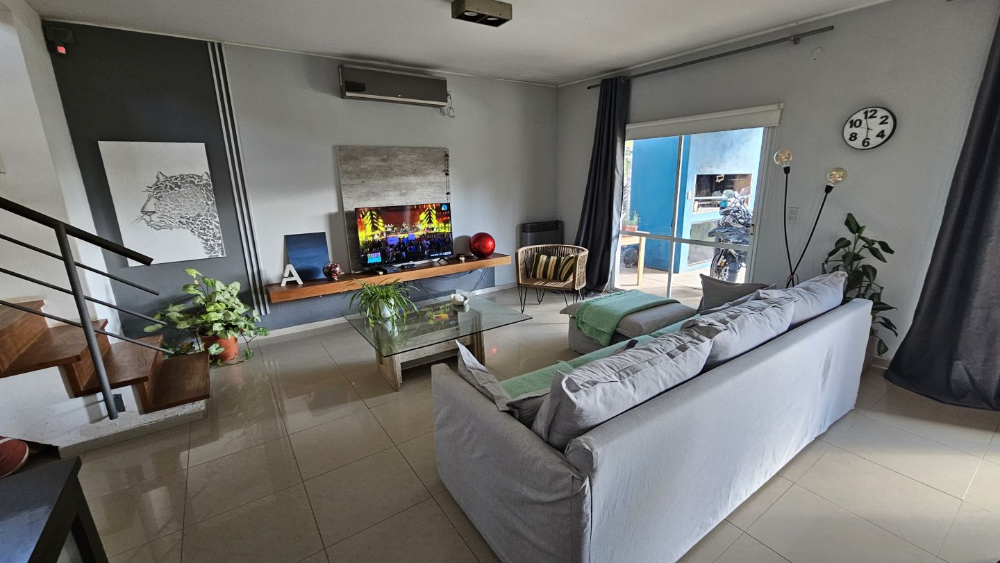 Casa en venta 6 ambientes