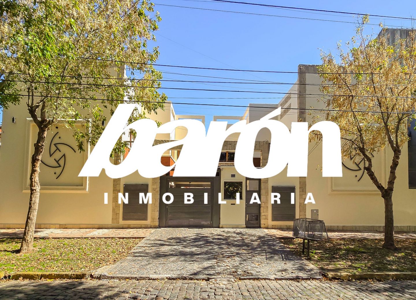 Casa en Carlos Maria De  2000