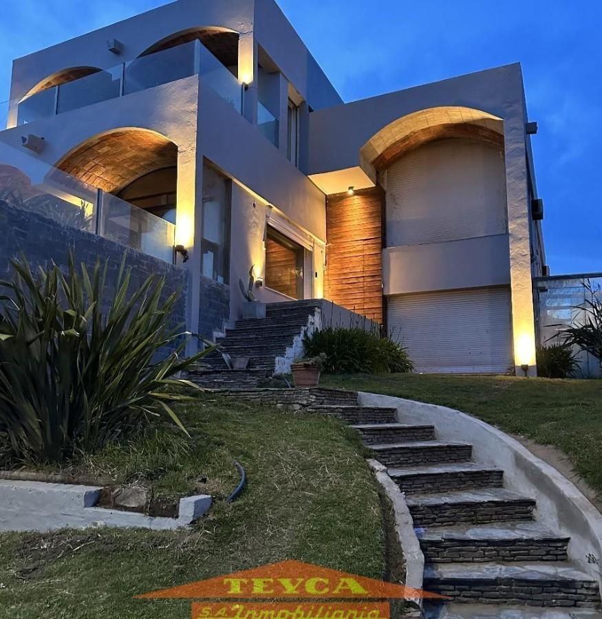 Casa en venta Lasalle 10 ambientes