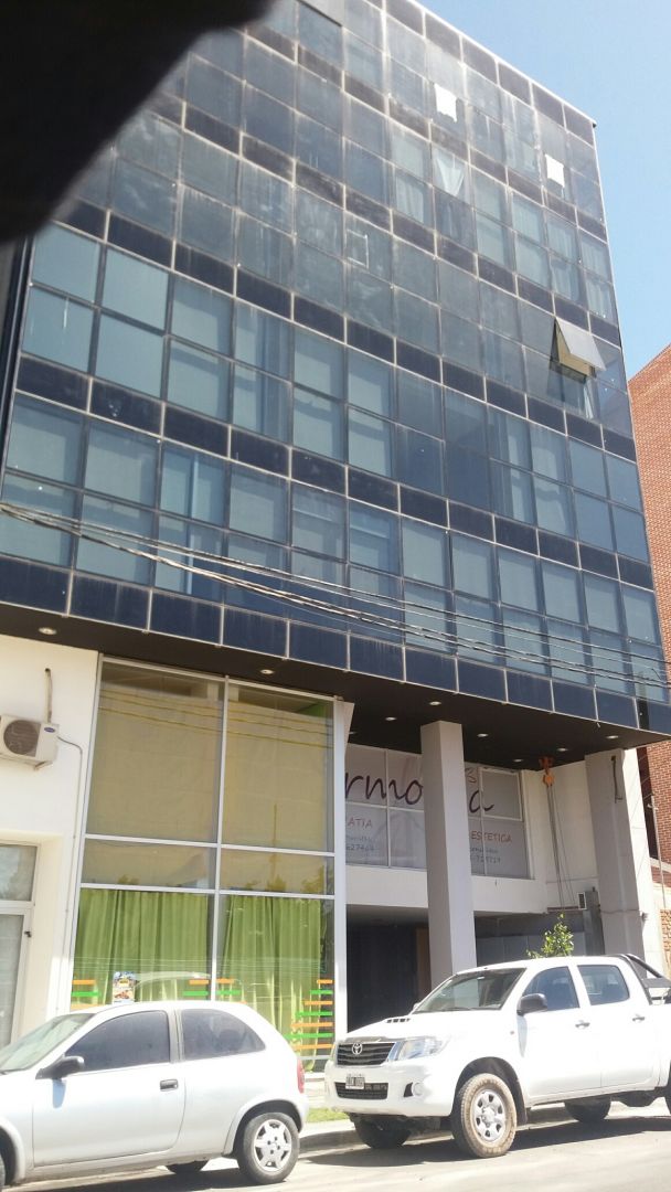 Oficina en Leloir 400