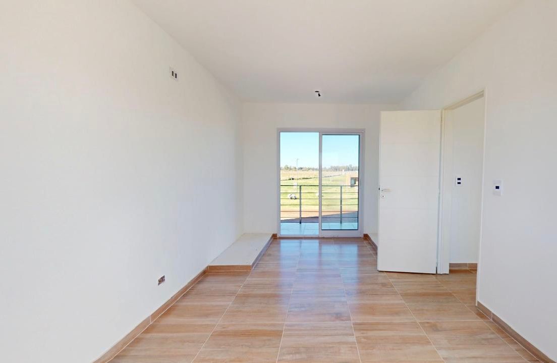 VENTA DE CASA EN Ezeiza - Laguna Azul - 24